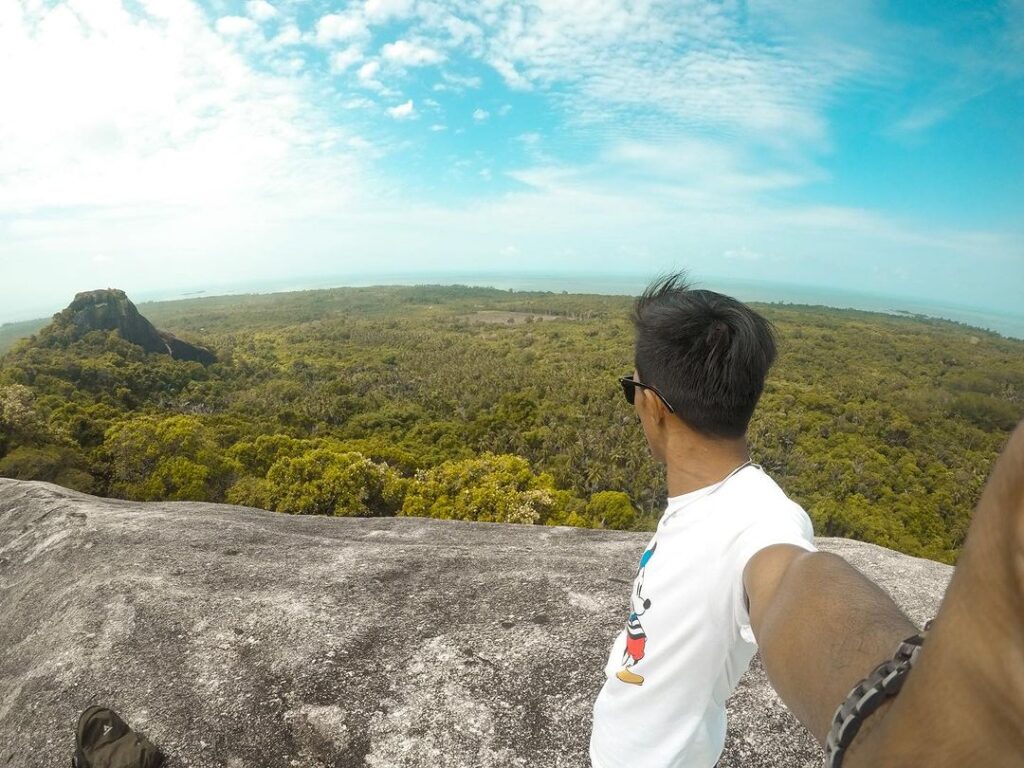 Batu Baginde Wisata Belitung